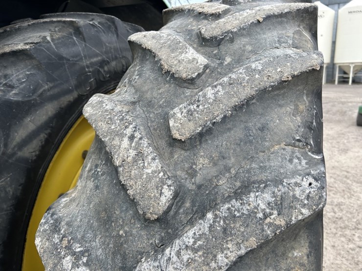 2015-john-deere-8320r-image-26