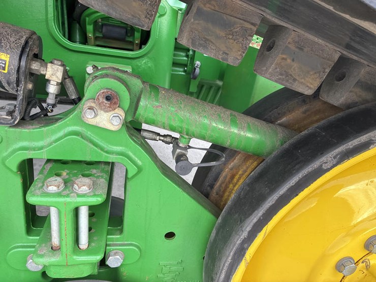 2011-john-deere-8335rt-image-47