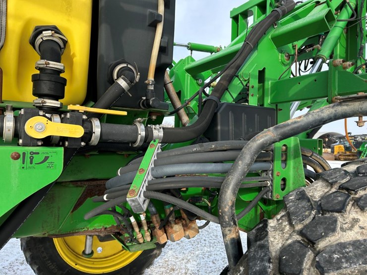 2015-john-deere-r4030-image-55