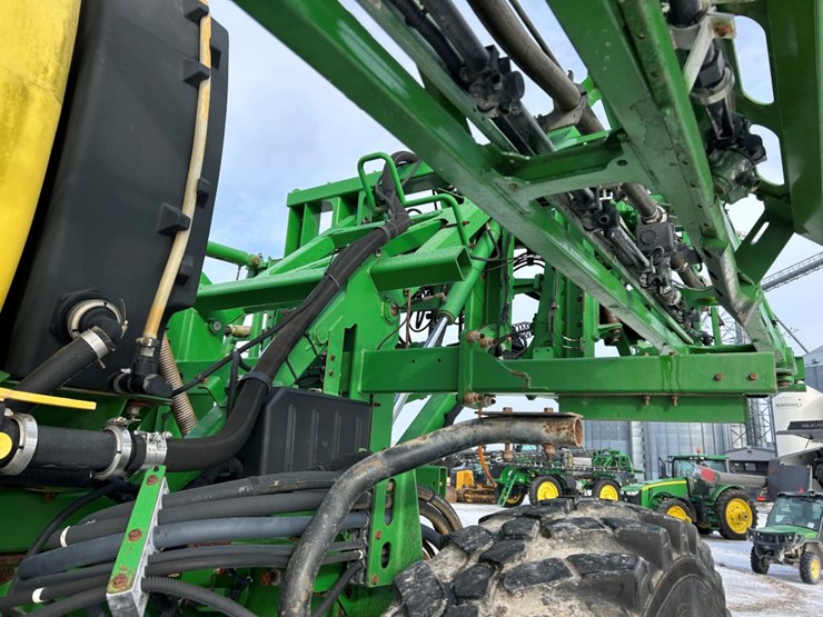 2015-john-deere-r4030-image-12