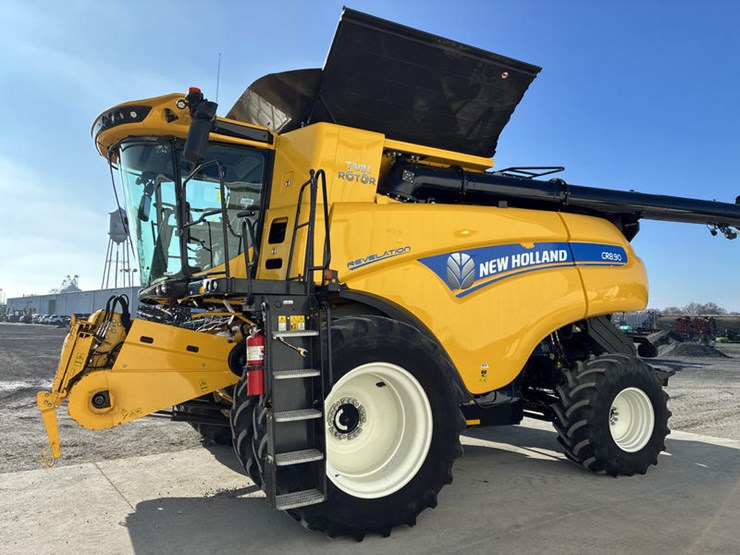 2018-new-holland-cr8.90-image-9