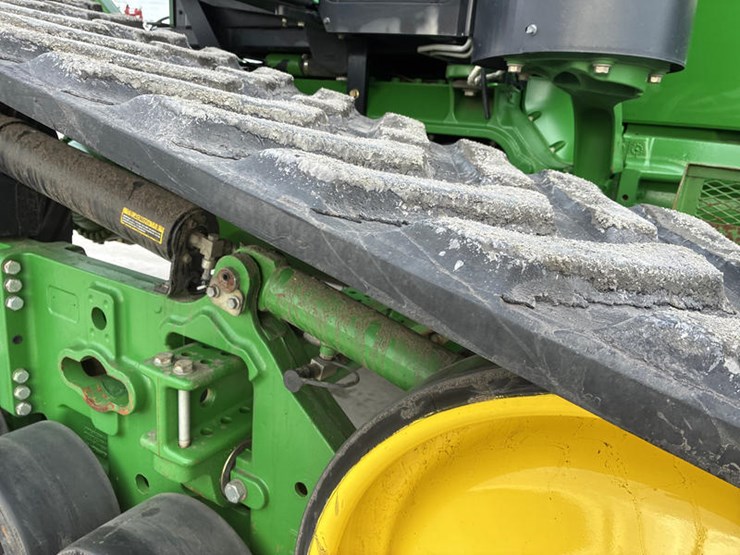 2011-john-deere-8335rt-image-45