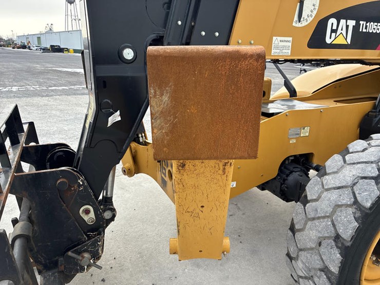 2019-caterpillar-tl1055d-image-34