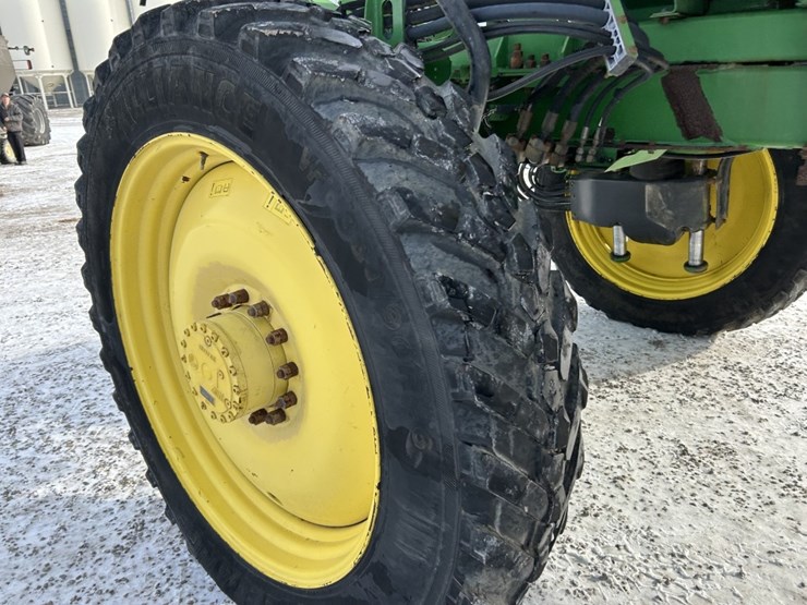 2015-john-deere-r4030-image-47