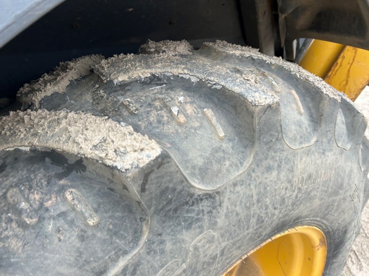 2021-deere-310sl-hl-image-48