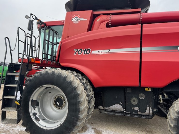 2007-case-ih-7010-image-4