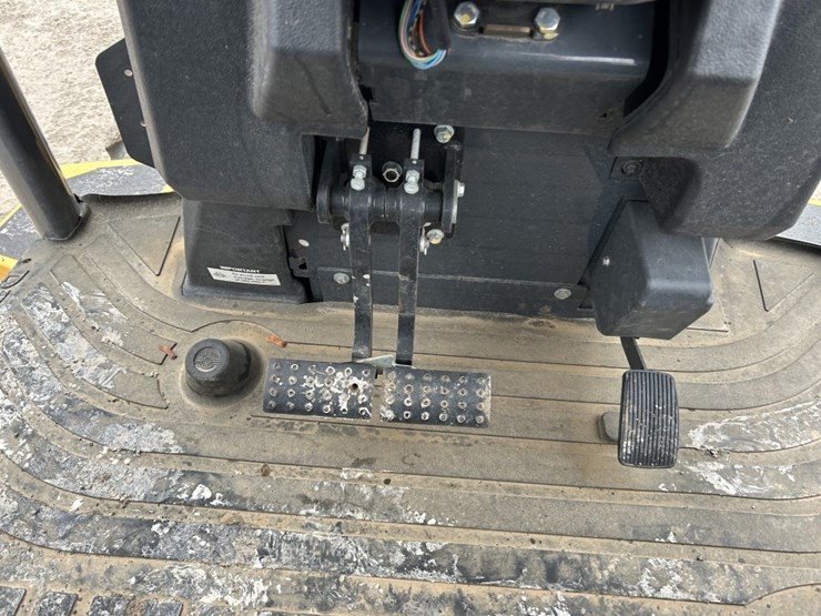 2021-deere-310sl-hl-image-40