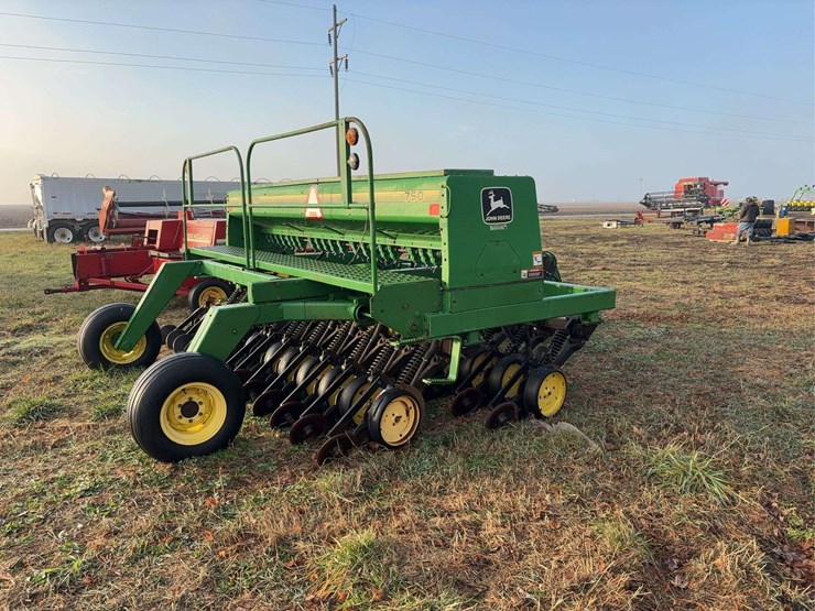 john-deere-750-image-4