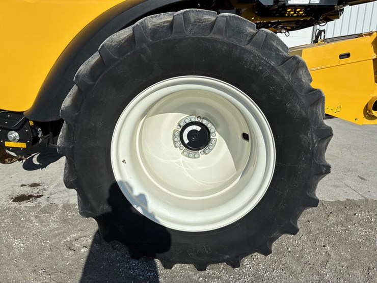 2018-new-holland-cr8.90-image-28