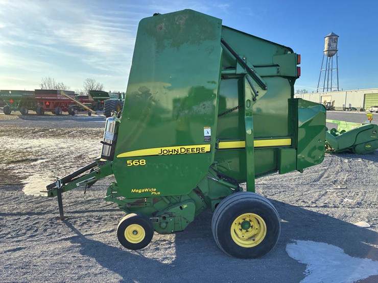 2009-john-deere-568-image-11