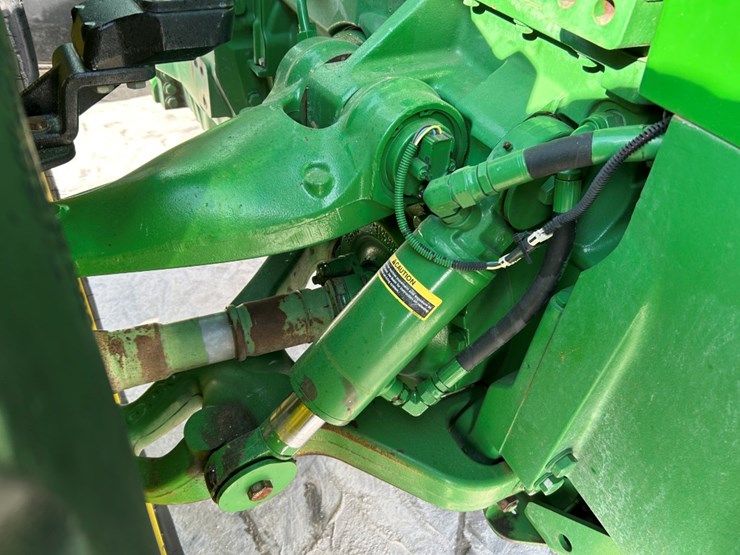 2012-john-deere-8310r-image-61