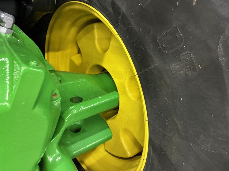 2024-john-deere-9r-590-image-13