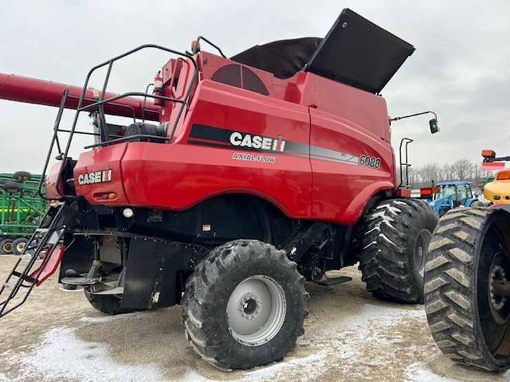 2010-case-ih-6088-image-7