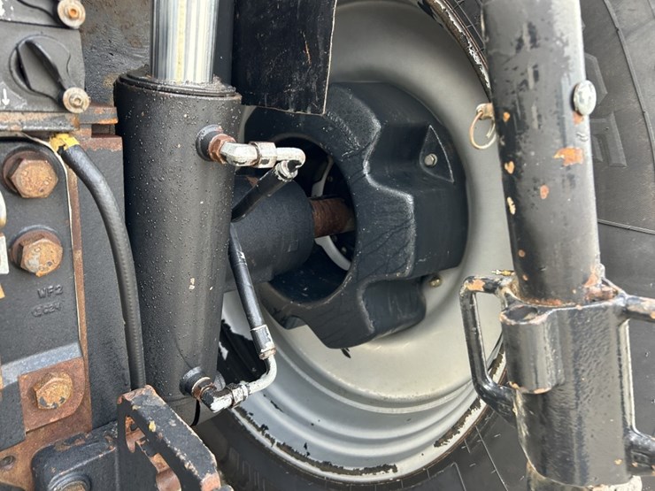 2009-case-ih-magnum-335-image-38