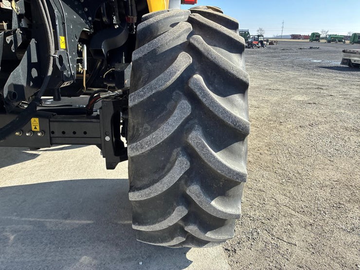 2018-new-holland-cr8.90-image-40