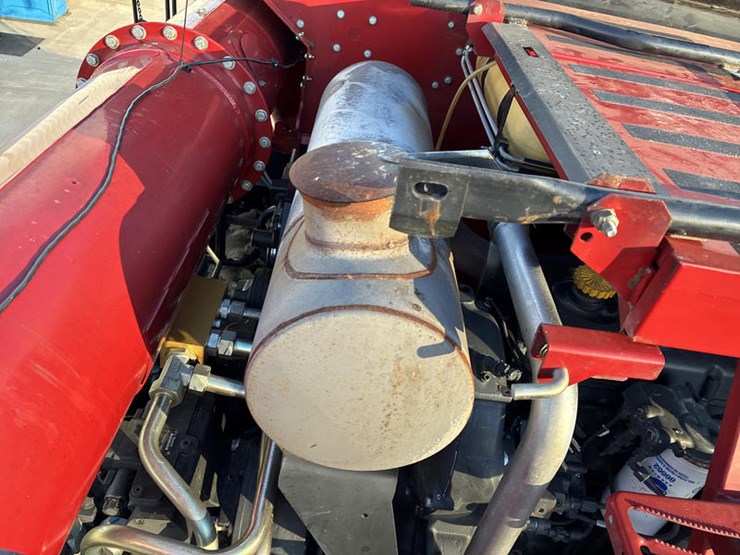 2010-case-ih-7120-image-87