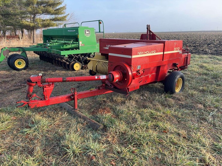 new-holland-570-image-1