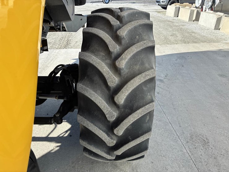 2018-new-holland-cr8.90-image-37