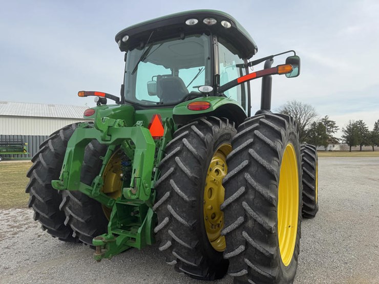 2011-john-deere-8335r-image-31