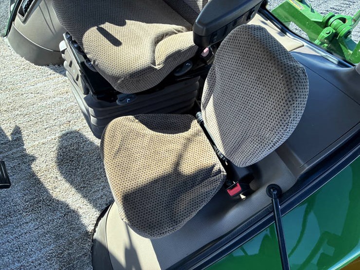 2014-john-deere-8295r-image-74