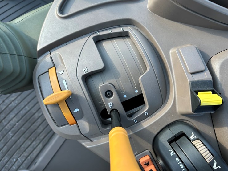 2023-john-deere-6155m-image-25