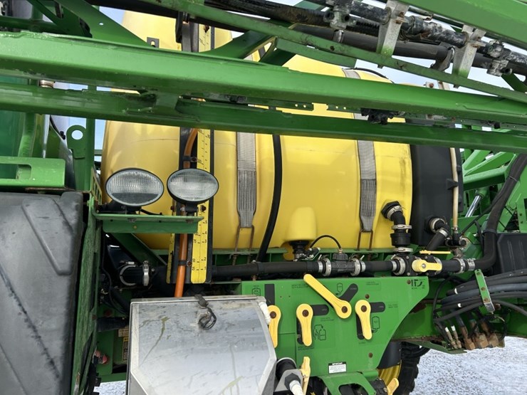 2015-john-deere-r4030-image-10