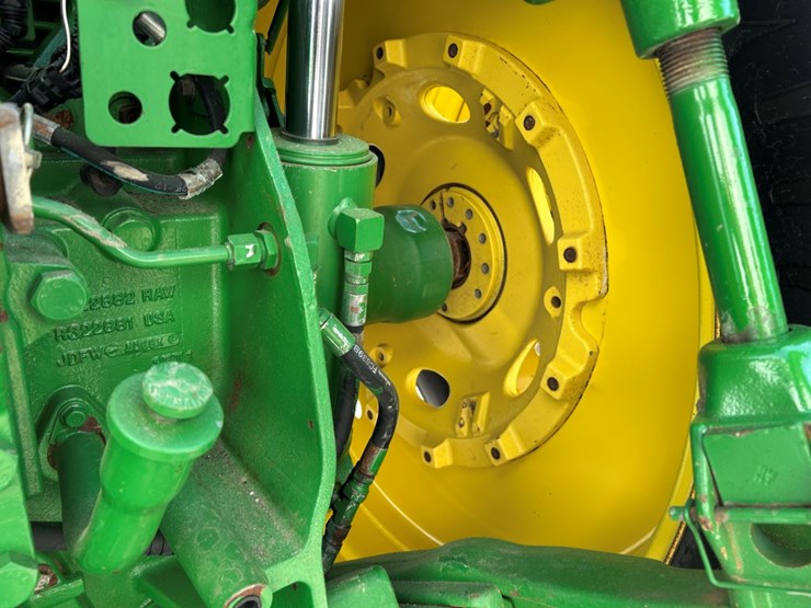 2012-john-deere-8310r-image-71