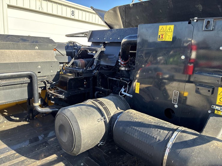 2018-new-holland-cr8.90-image-83