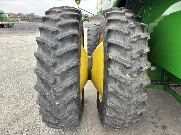 2004-john-deere-9660-sts-image-33