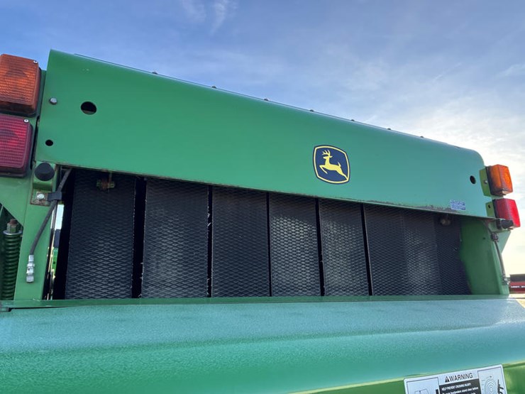 2009-john-deere-568-image-41