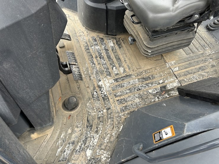 2021-deere-310sl-hl-image-36