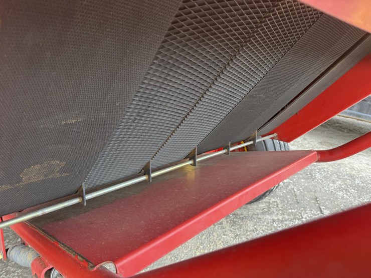 2013-new-holland-br7070-image-13