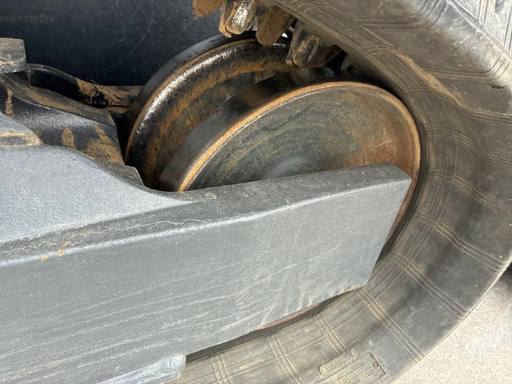 2022-bobcat-t76-image-30