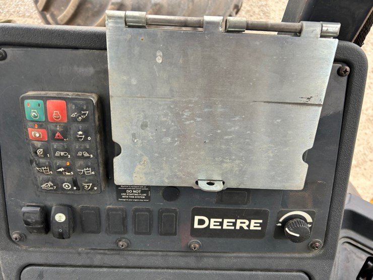 2021-deere-310sl-hl-image-42