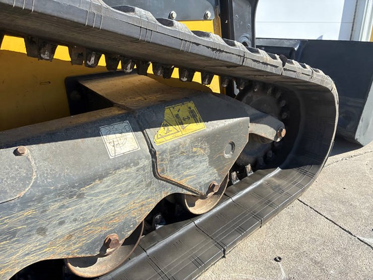 2022-new-holland-c334-image-29