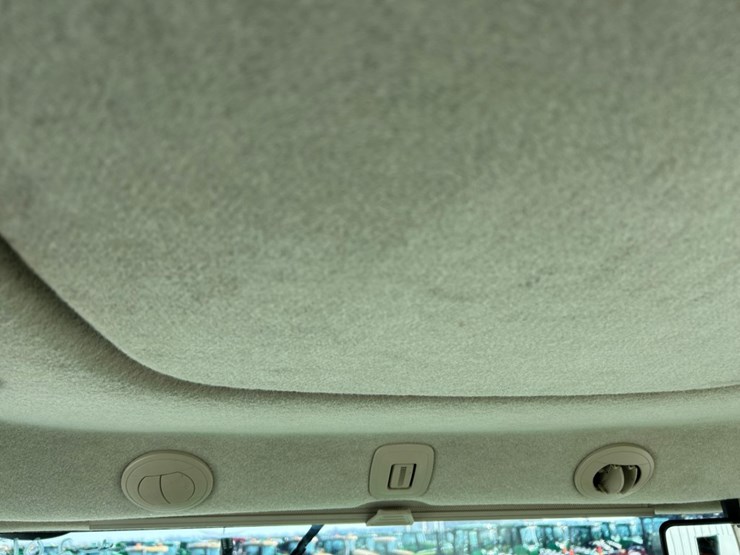 2012-john-deere-8310r-image-44