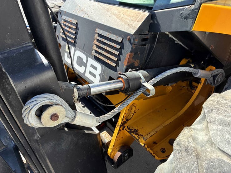 2018-jcb-930-image-17