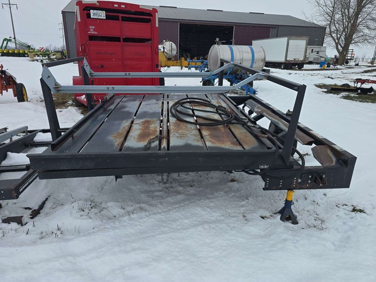 hoelscher-bale-accumulator-image-2