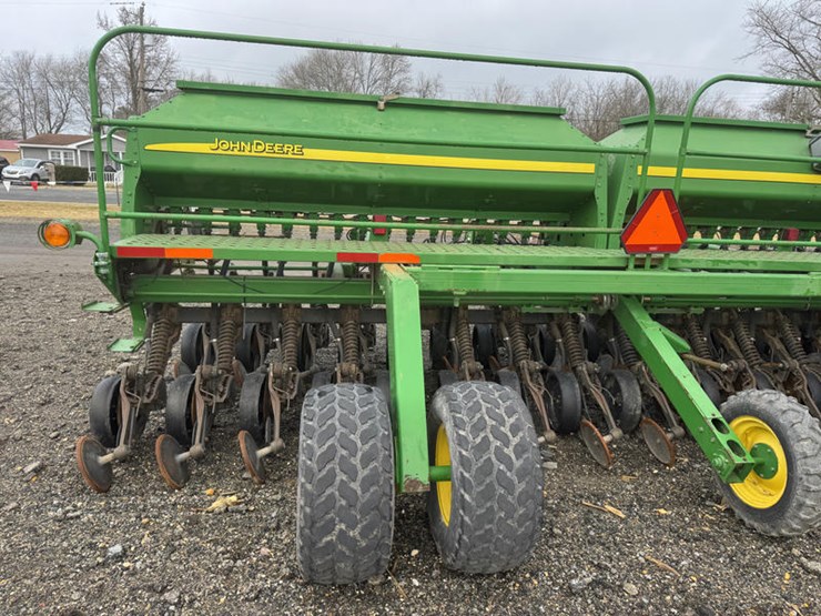 john-deere-1590-image-11