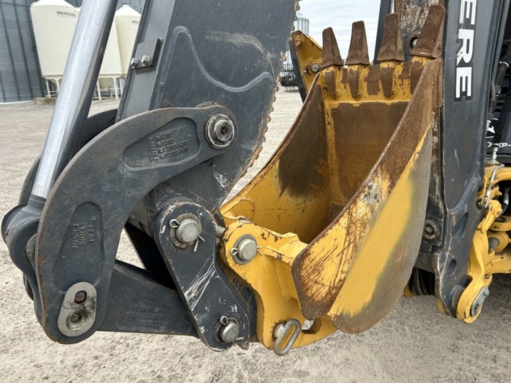2021-deere-310sl-hl-image-22