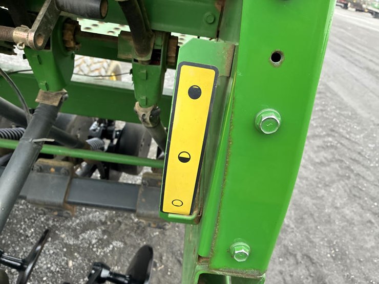 2003-john-deere-1590-image-34