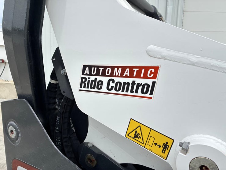 2022-bobcat-t76-image-26