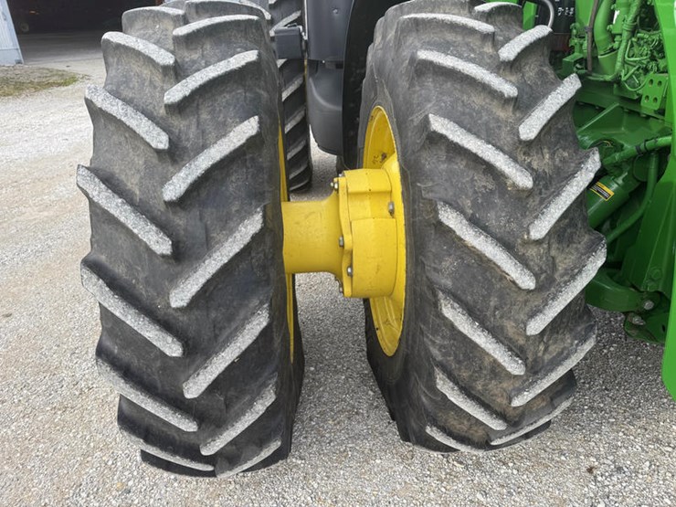 2011-john-deere-8335r-image-19
