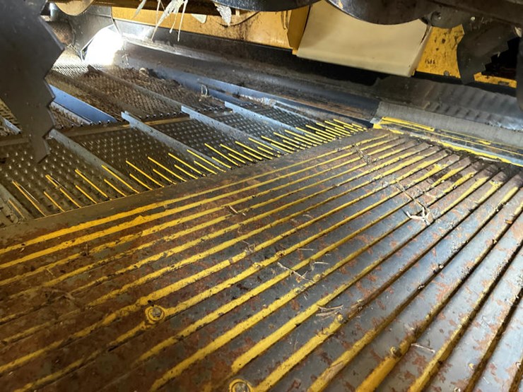 2018-new-holland-cr8.90-image-79