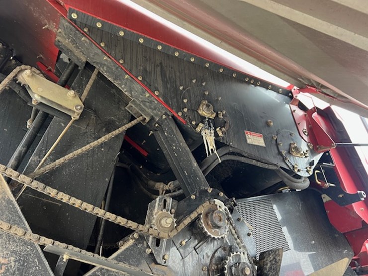 2010-case-ih-6088-image-40