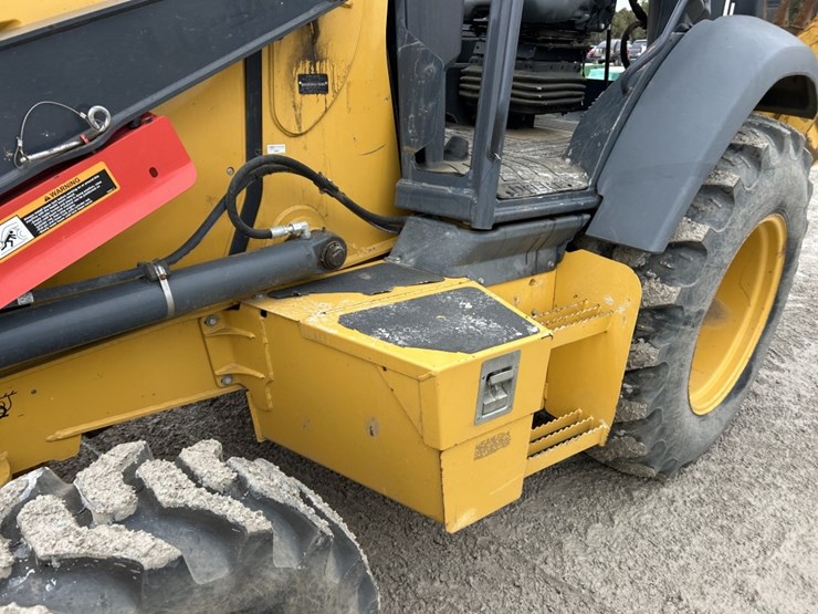 2021-deere-310sl-hl-image-13