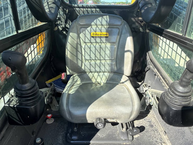 2022-new-holland-c334-image-47