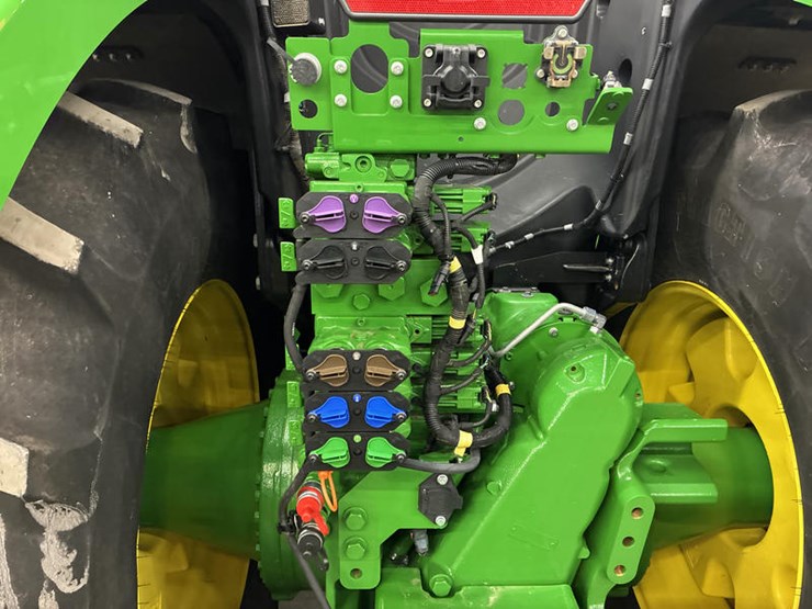 2024-john-deere-9r-590-image-14