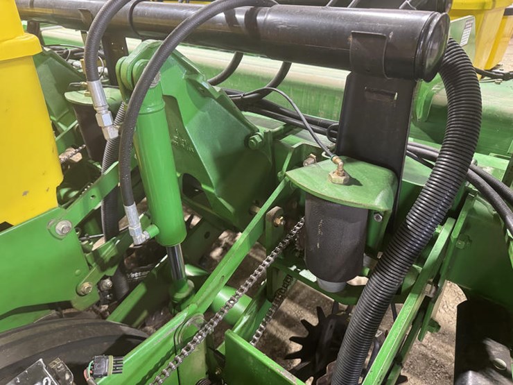 2008-john-deere-1770-image-47