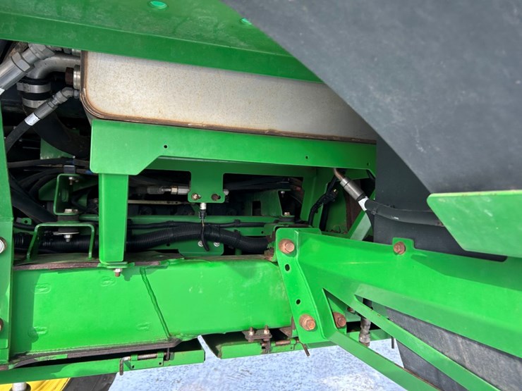 2015-john-deere-r4030-image-52